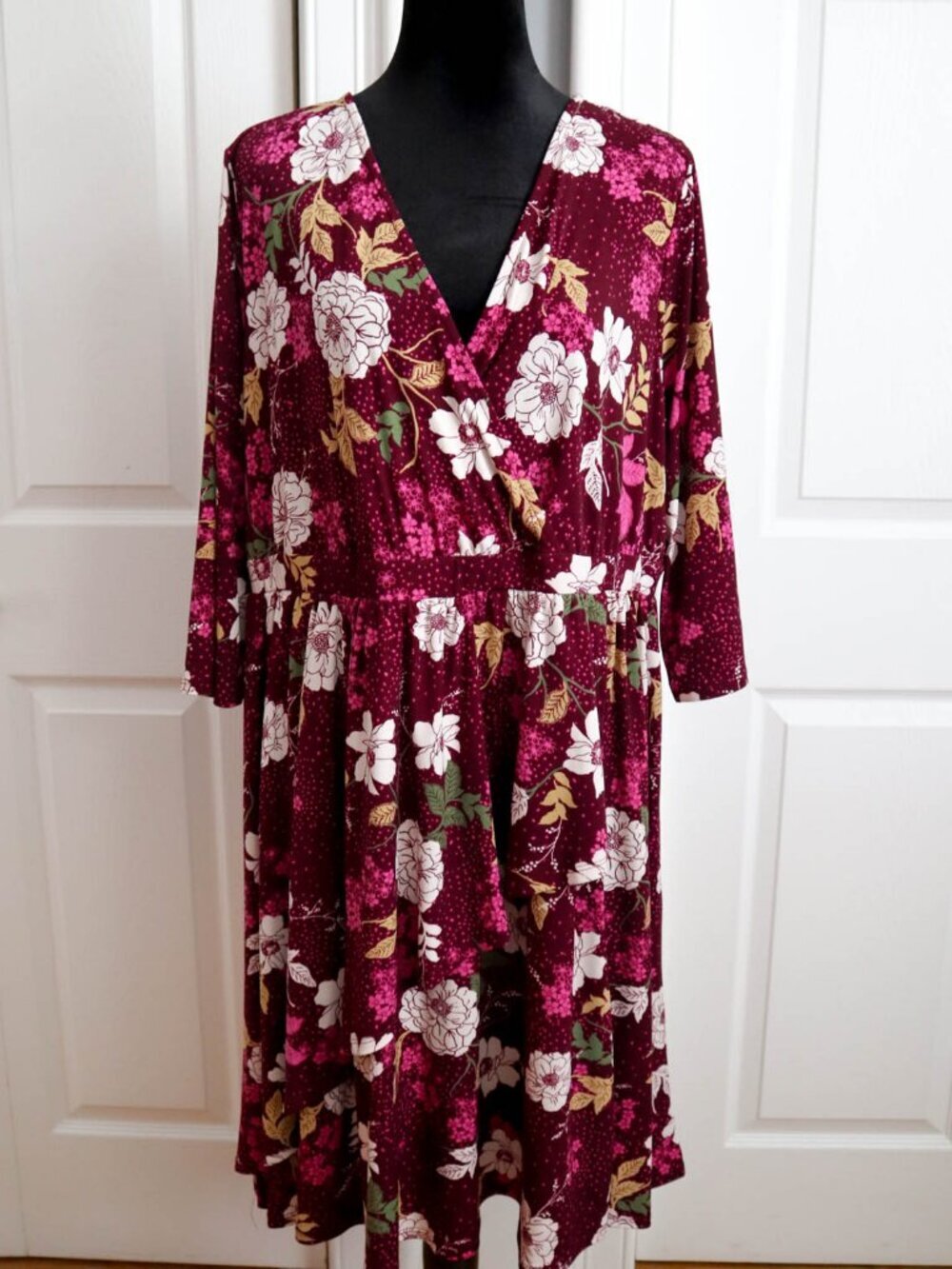 Torrid Plus Size Floral Faux Wrap Knee Length Dress 2x Ruffled Hem Purple Pink